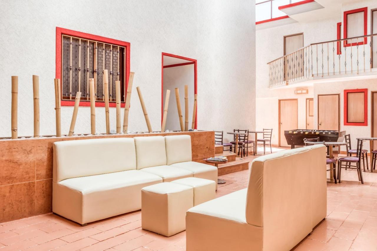 Capital O Hotel Valencia 普埃布拉 外观 照片